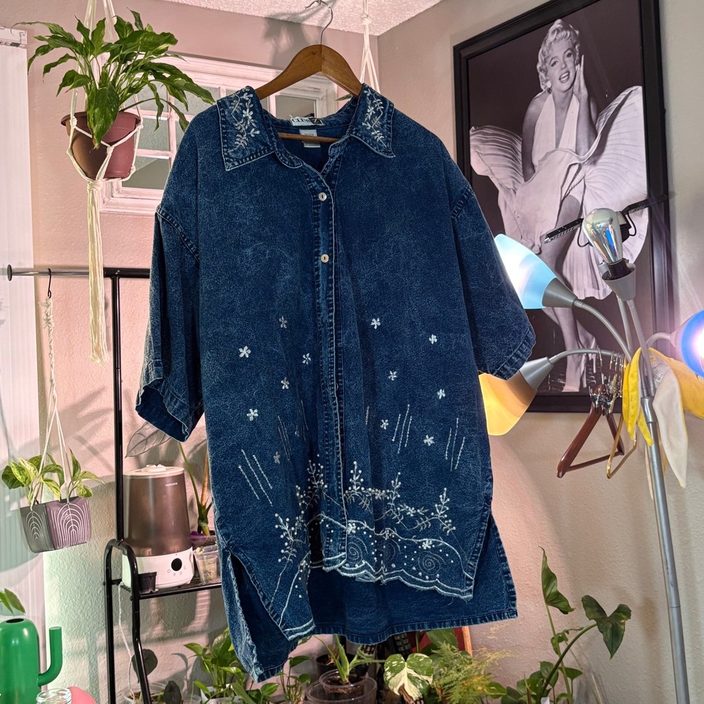 Vintage Club Z Embroidered Denim Shirt Dress‎ Button Front Medium Wash